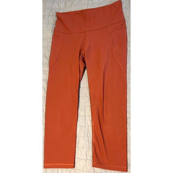 Old Navy Women's Elevate Go-Dry Cropped Leggings in Cherry Birch Size Large EUC - Picture 2 of 7